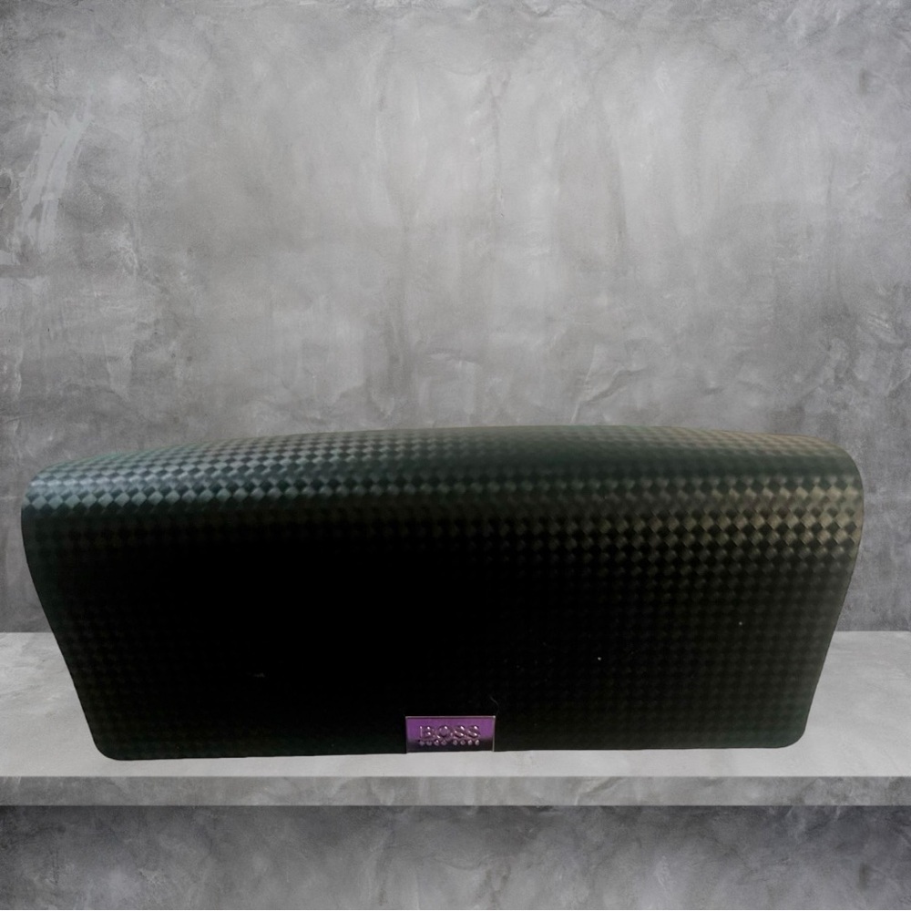 Hugo Boss Eyeglass Case - Picture 4 of 6